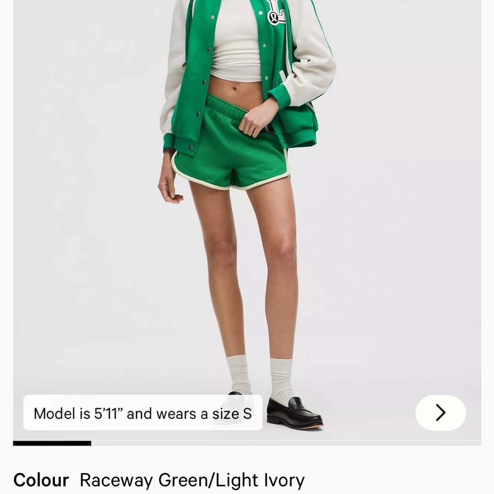 Lululemon Athletica Scuba Mid-Rise Oversized Short 3" Trim - Raceway Green